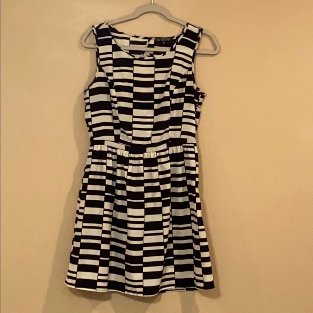 BeBop great summer dress,black & white sleeveless